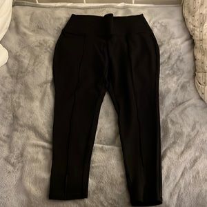 Women’s Petite Black Point Leggings